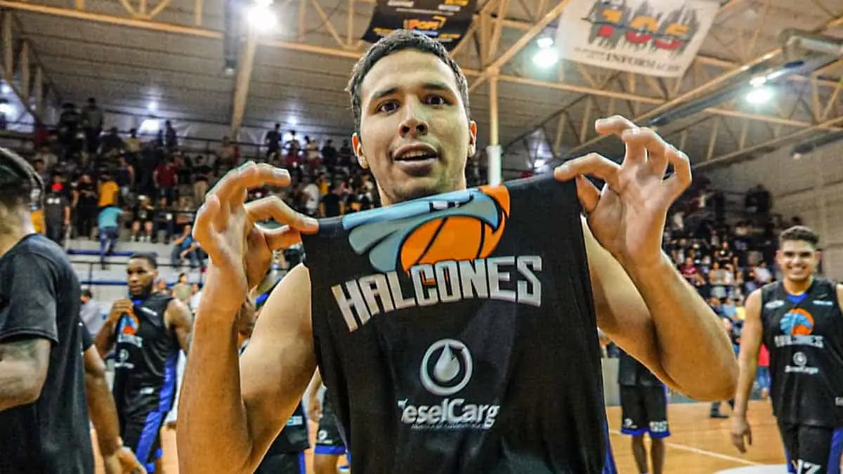 Halcones de Obregón gana serie en Guaymas por limpia