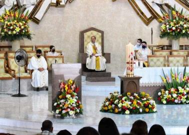 Agradecen a sacerdotes con ramillete espiritual