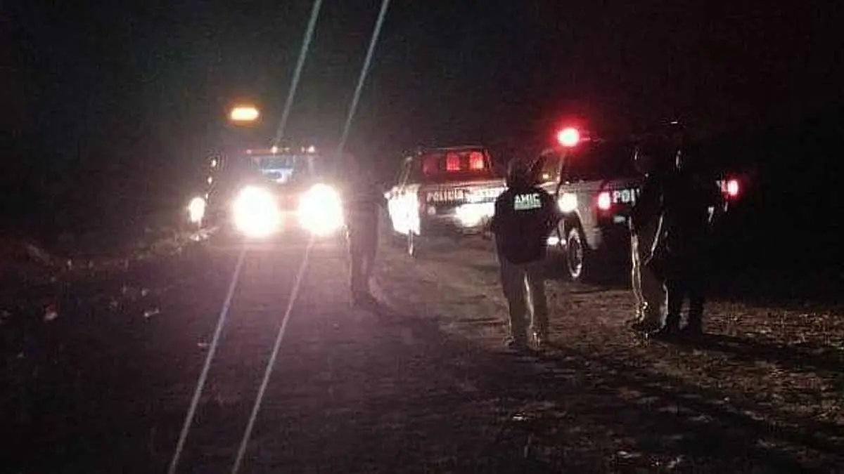 Rafaguean camioneta en la Ampliación Alameda