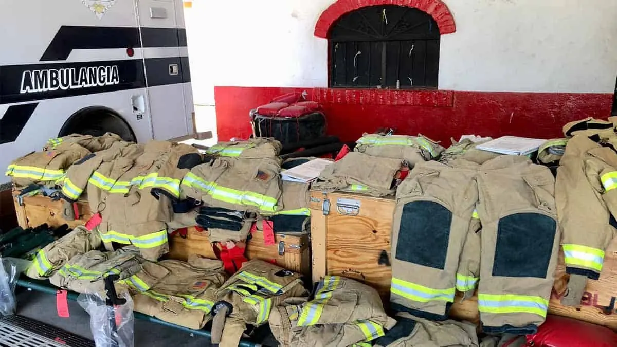 Entregan ambulancia a Bomberos de Álamos