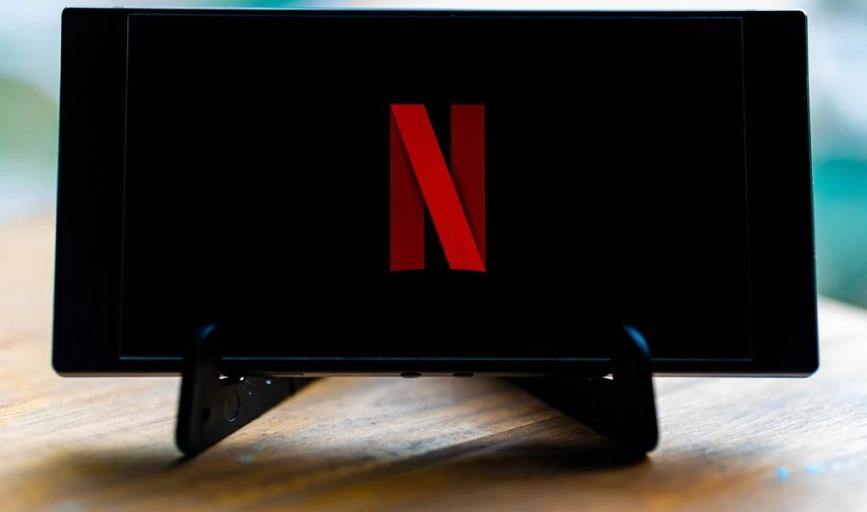 Las acciones de Netflix caen un 30%