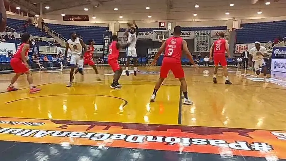 Halcones regresa a la senda de la victoria