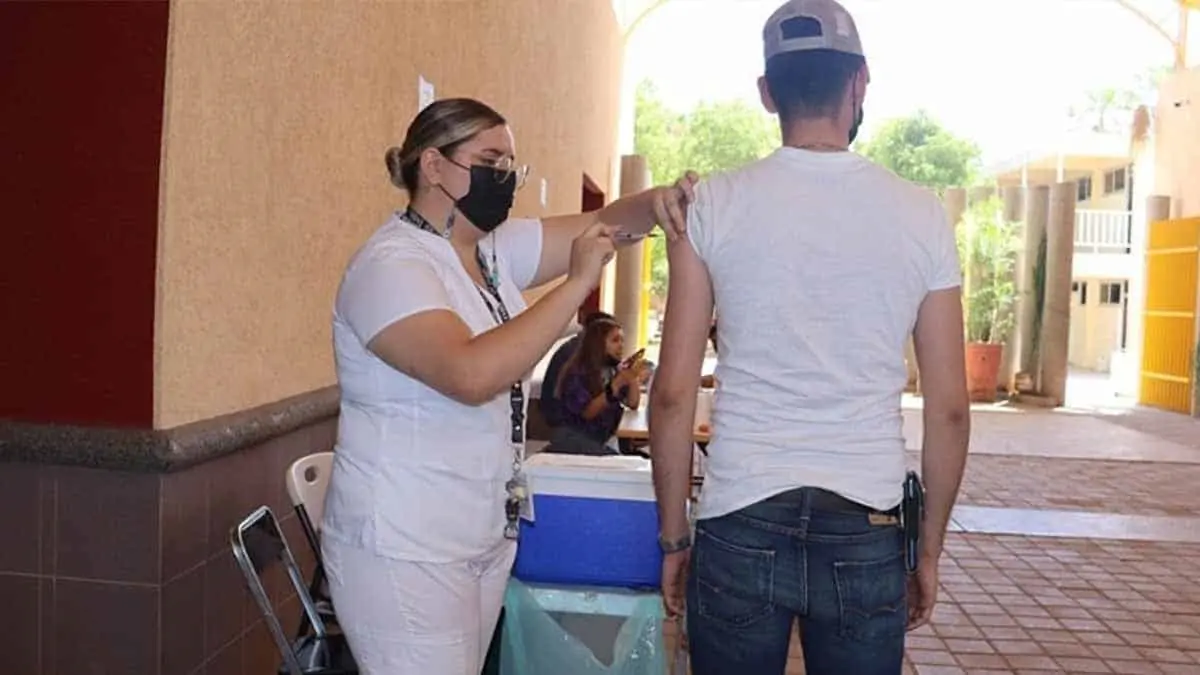 Hay vacunas en IMSS