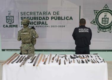 Sacan más de 50 armas blancas de las calles