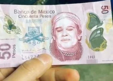 Le pagan con billete de 50 pesos con cara de Juan Gabriel