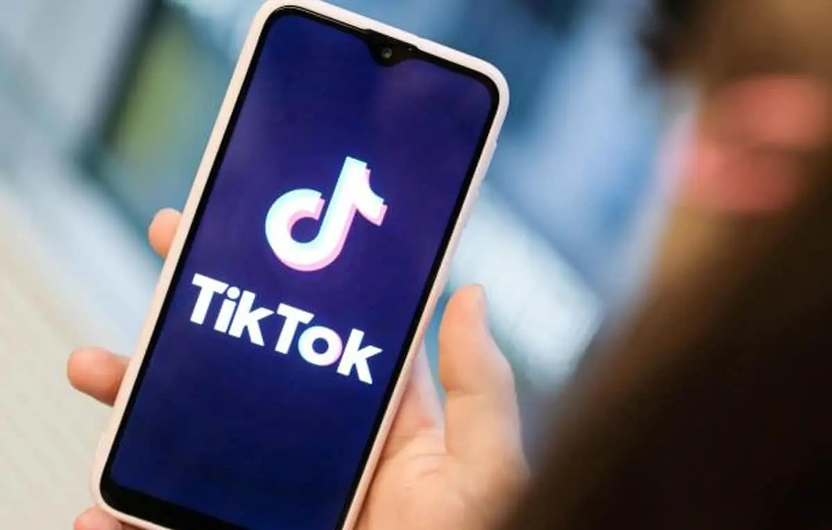Muere niña al hacer reto viral; su madre demanda a TikTok