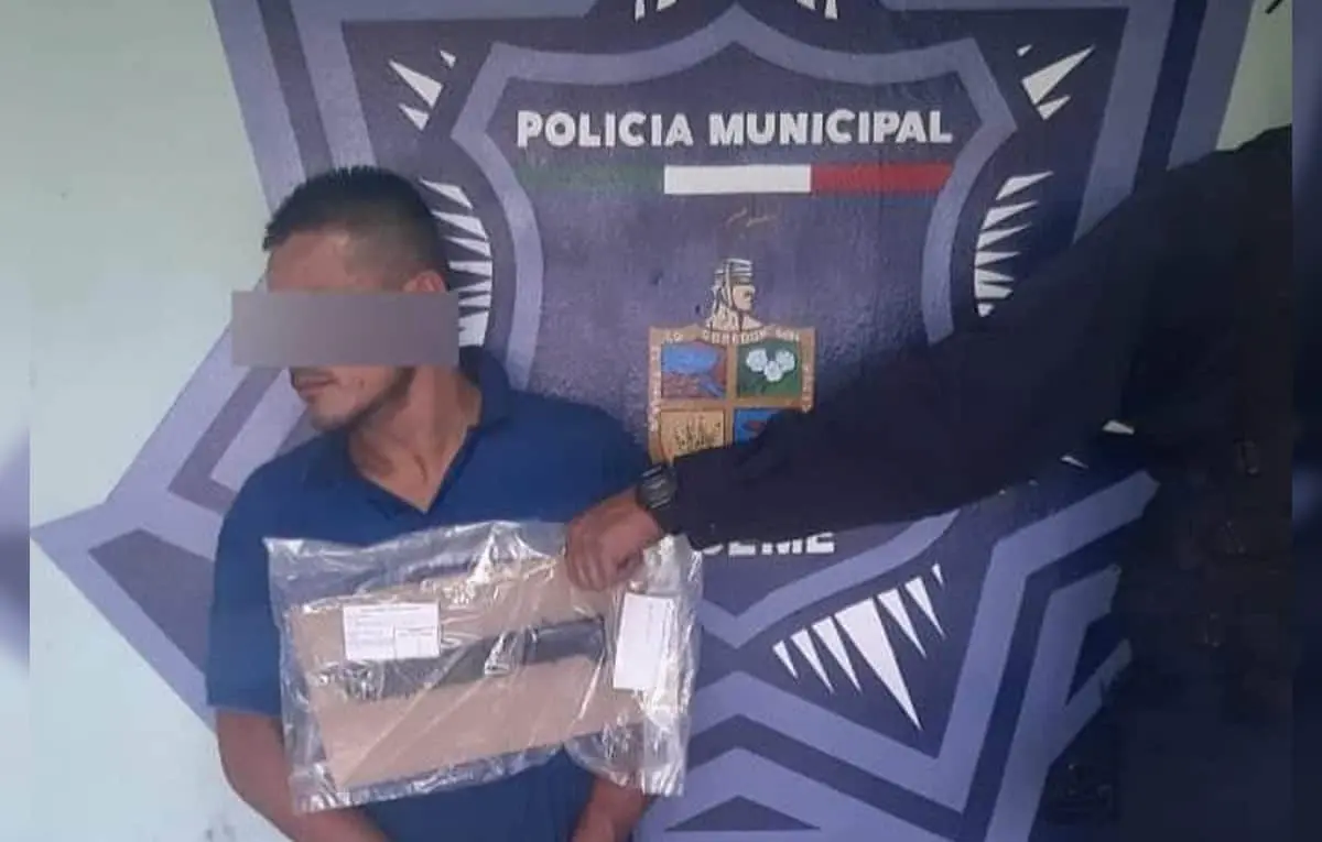 Al bote por robo en tienda religiosa