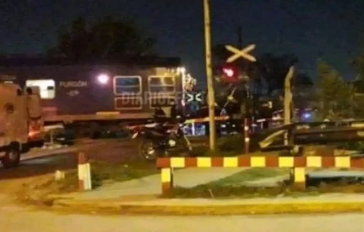 Mueren niños arrollados por tren al intentar salvar a su perro