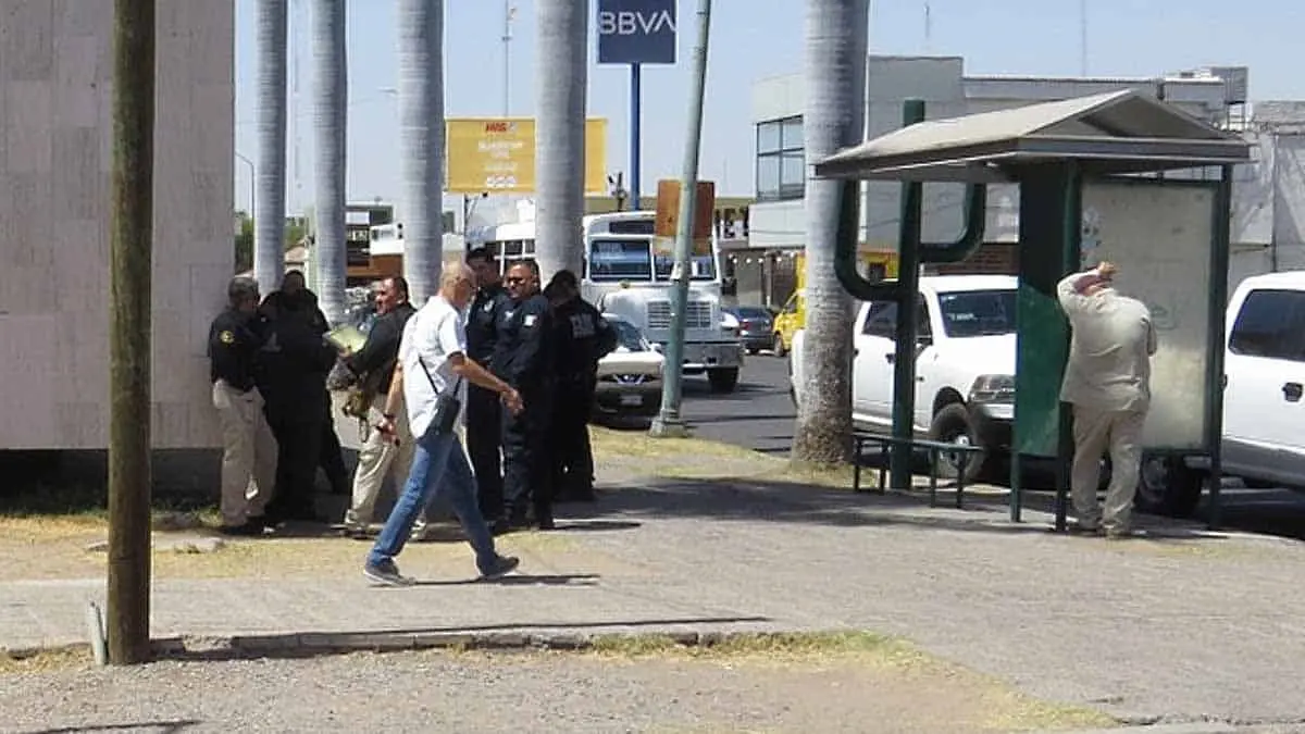 Asaltan a trabajadores de gasolinera