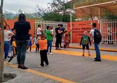 Niño de quinto de primaria amaga a compañeros con una navaja