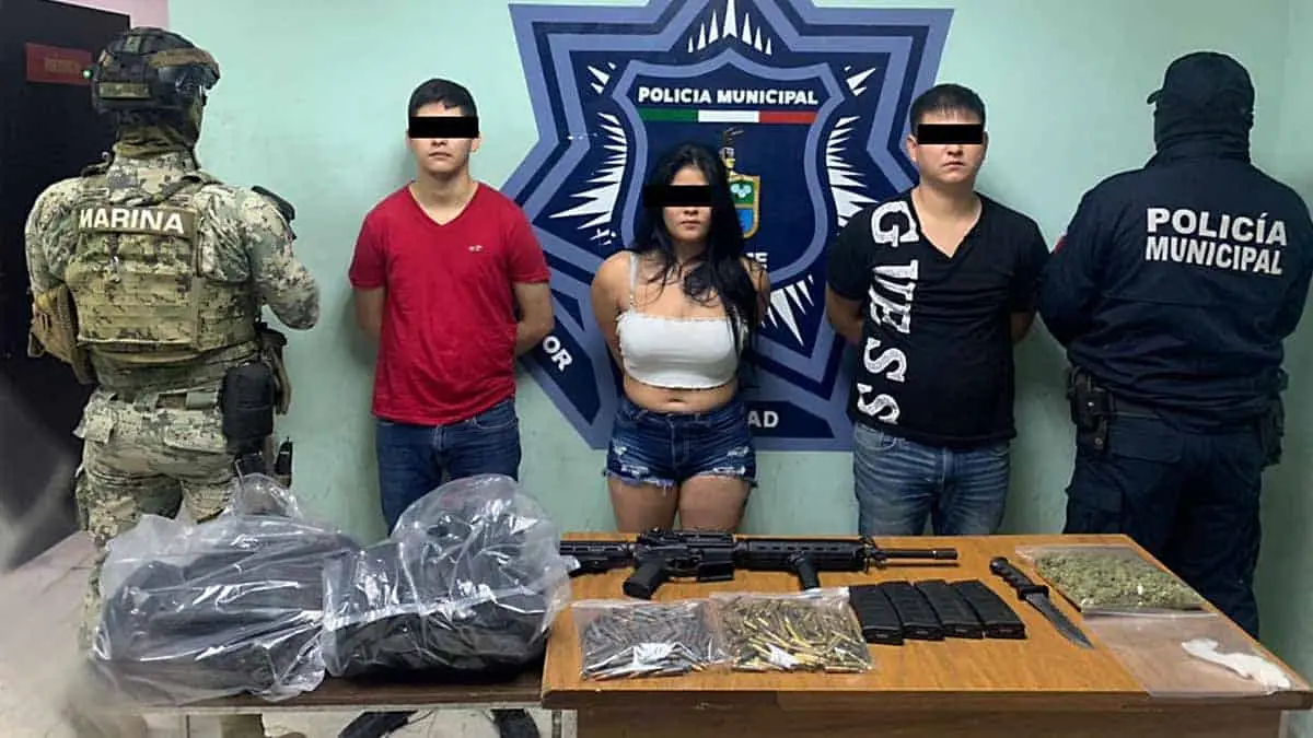 Capturan a tres con armamento y droga