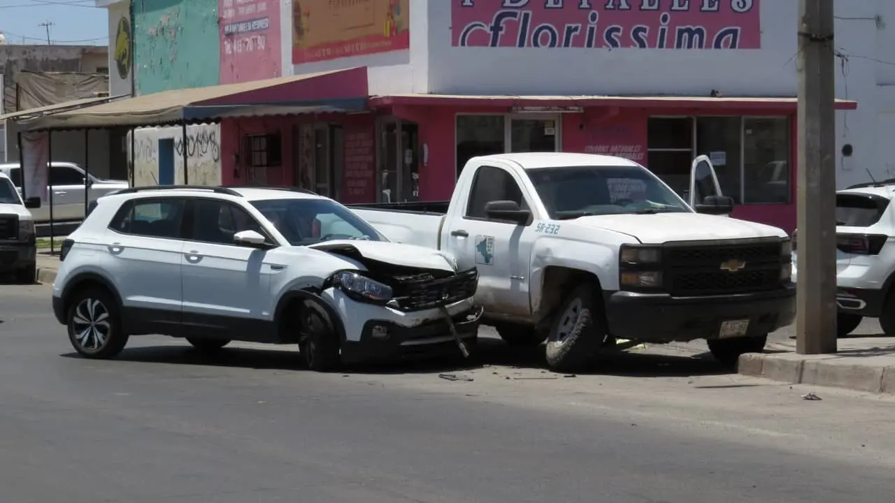 Aparatoso choque en la colonia Centro
