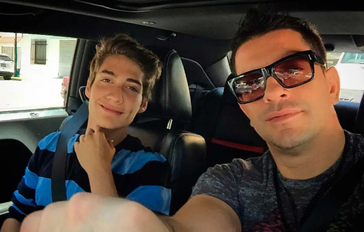 Yahir confiesa que su hijo dejó OnlyFans para volver a estudiar