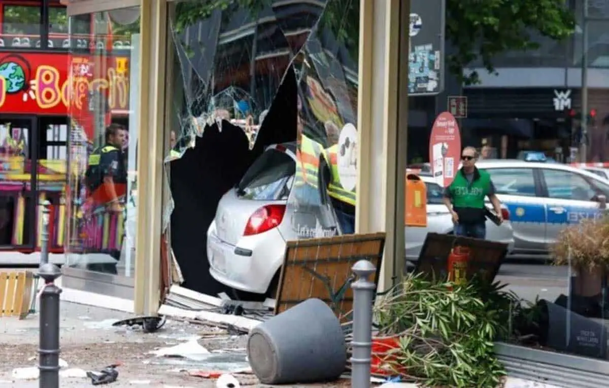 Conductor embiste a multitud en Berlín; hay al menos un muerto
