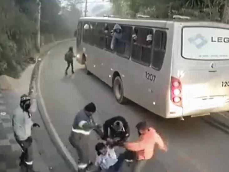 VIDEO: Chofer para camión para defender a mujer golpeada por tipo VIDEO: Chofer para camión para defender a mujer golpeada por tipo