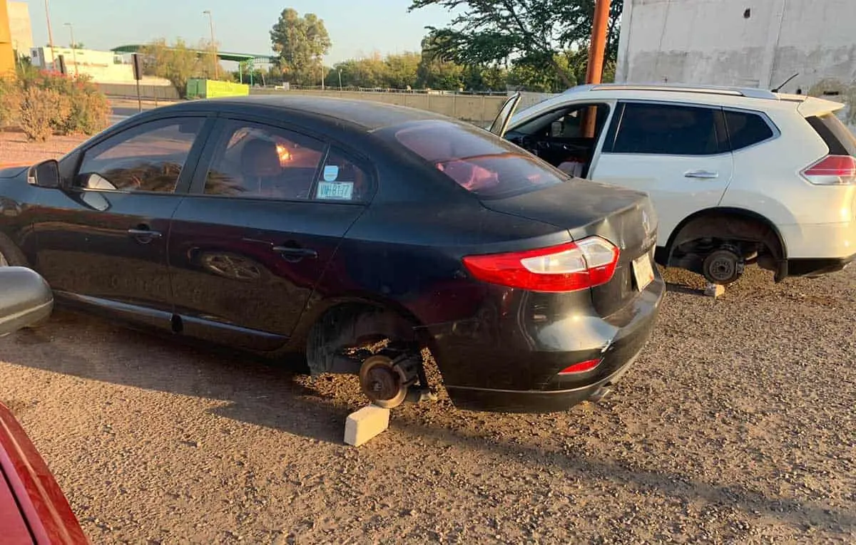 Visitan Cacos estacionamiento del Hospital
