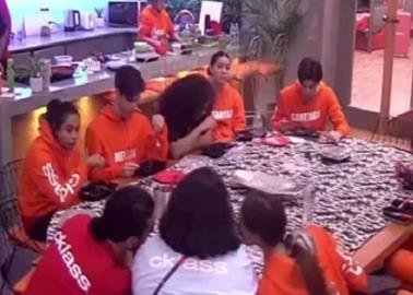 VIDEO. Dan Comida con gusanos a alumnos de La Academia