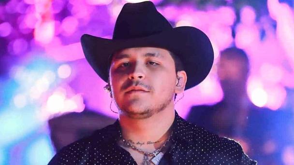 Diario Del Yaqui Video Fans Abuchean Y Tiran Hielo A Christian Nodal