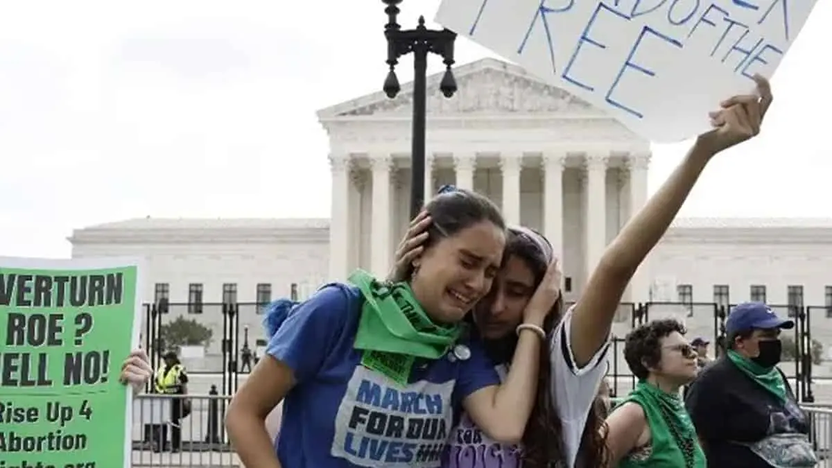Suprema Corte de EU anula el derecho al aborto