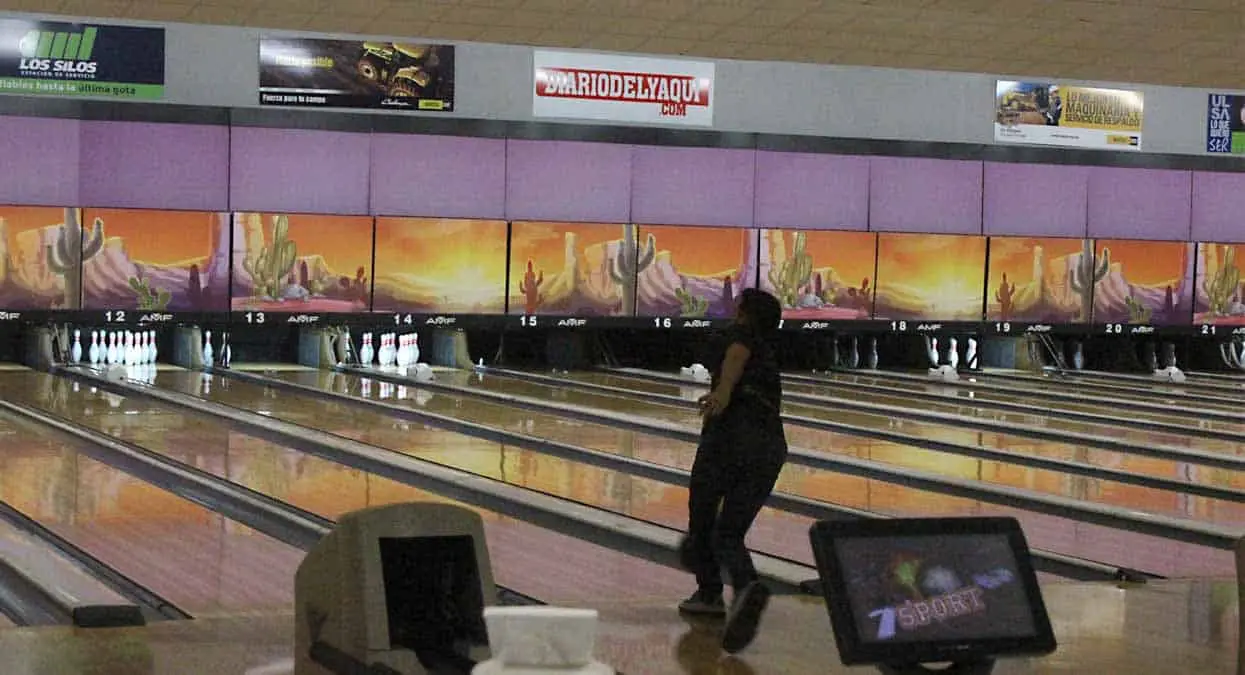 Sorprenden al líder en la Recreativa de boliche