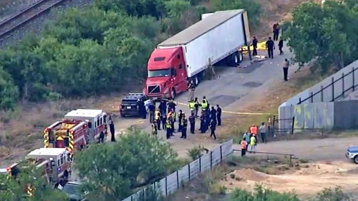 Migrantes fueron rociados con sazonador para disfrazar el olor