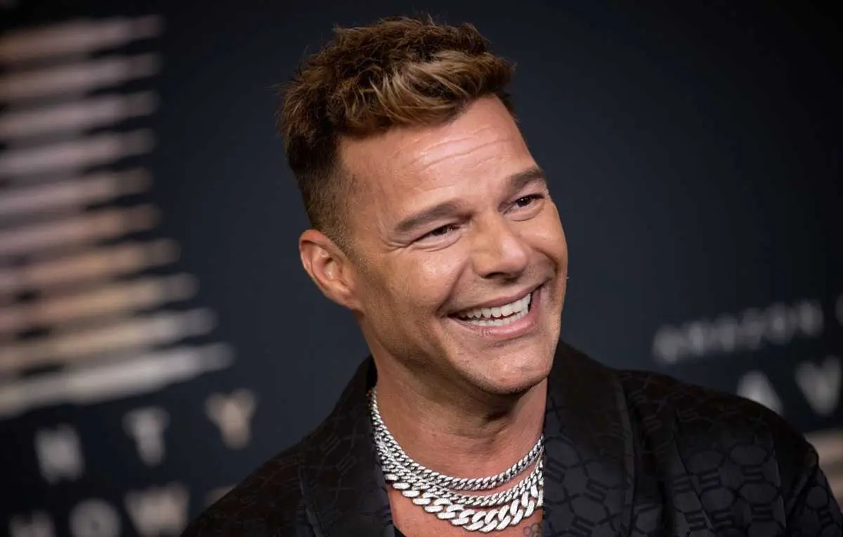 Ricky Martin enfrenta millonaria demanda