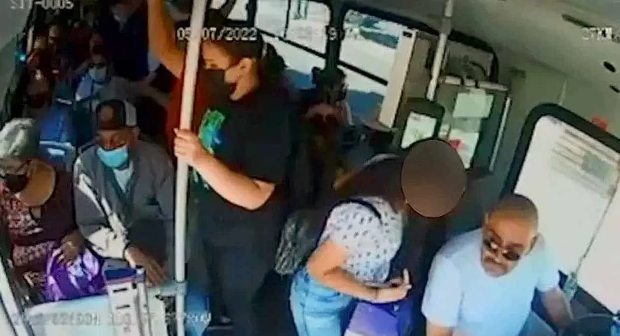 Chofer interviene por chica acosada en su camión en Hermosillo