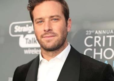 Armie Hammer en bancarrota; trabaja en un hotel para sobrevivir