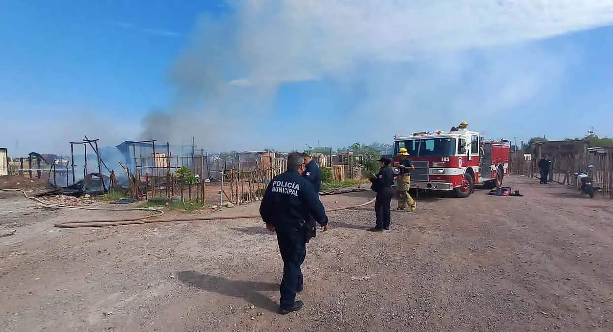 Fuego arrasa casa en invasión de la Beltrones