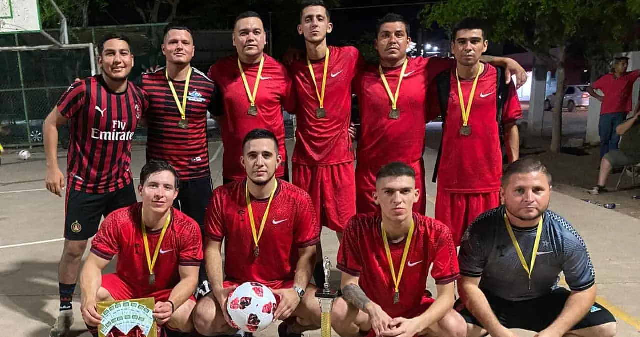 Celebran el título en "Barezzito"