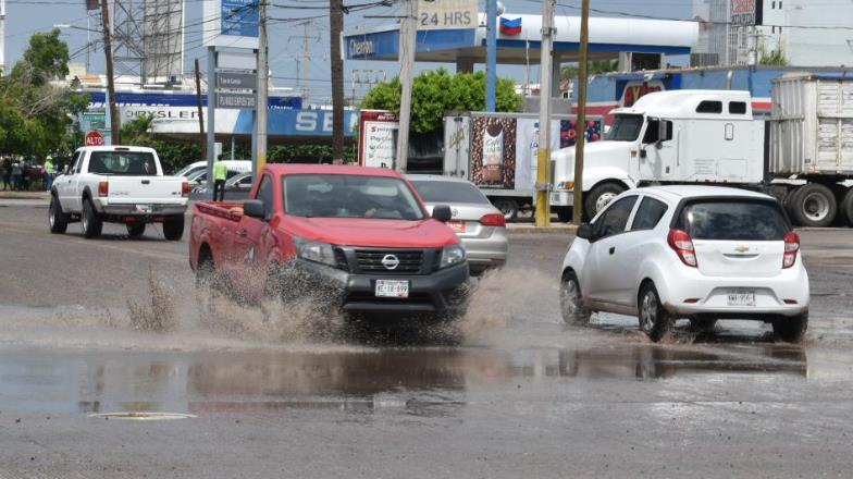 Encharcamientos y profundidad de baches causan las lluvias