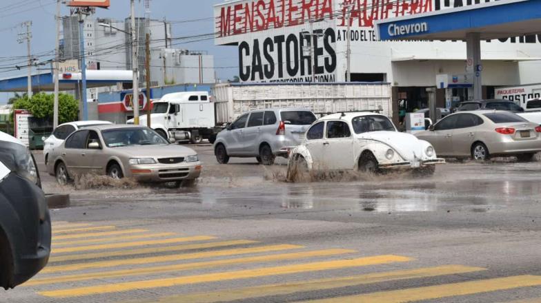 Encharcamientos y profundidad de baches causan las lluvias