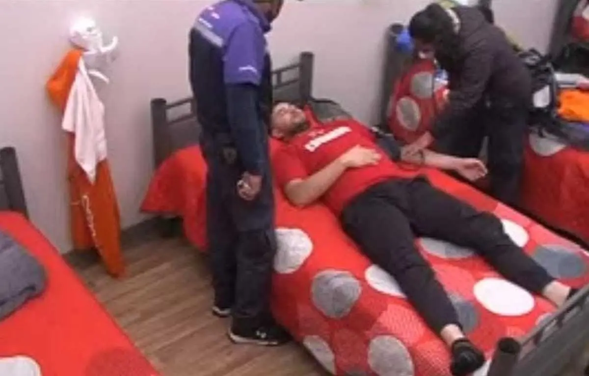 Hospitalizan a concursante de La Academia por estrés acumulado