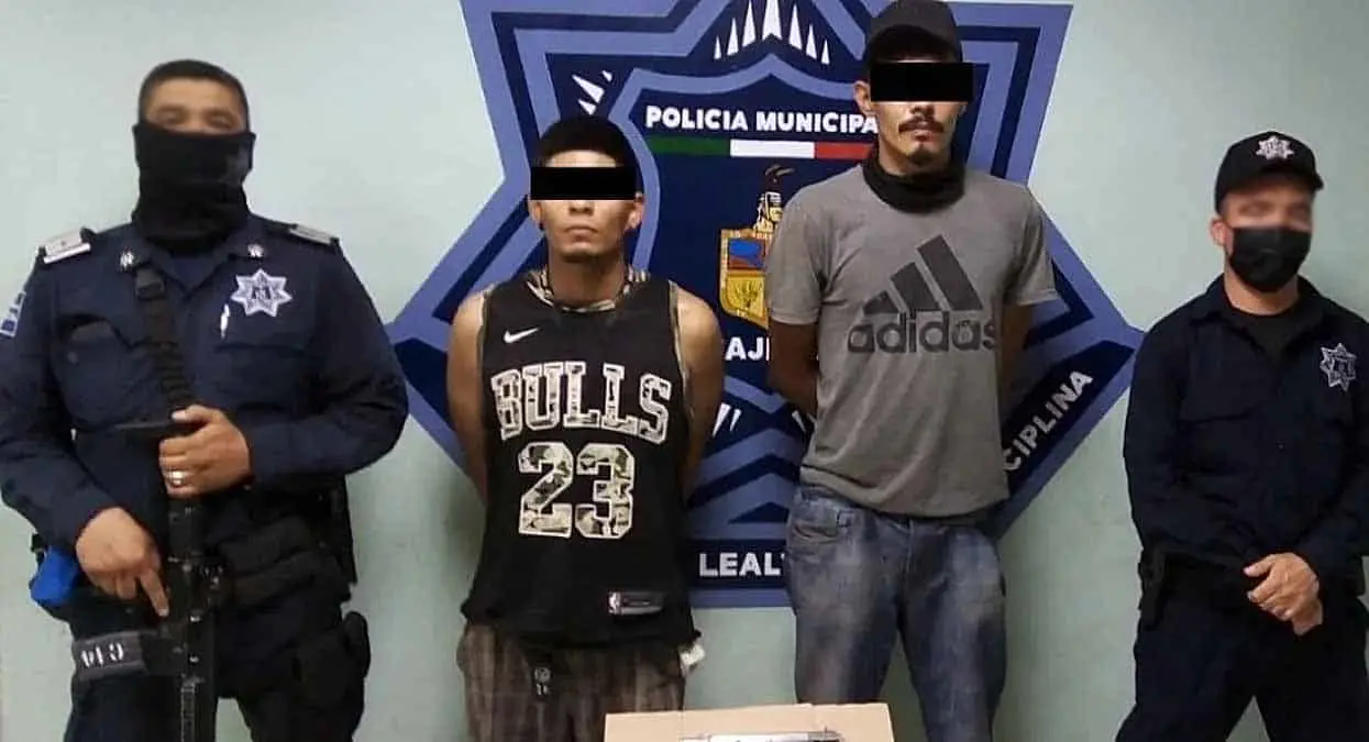 "Empistolados" intentaban huir de la autoridad