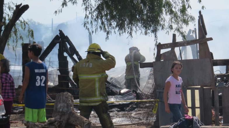 Arrasa fuego con viviendas de “El Chorizo”