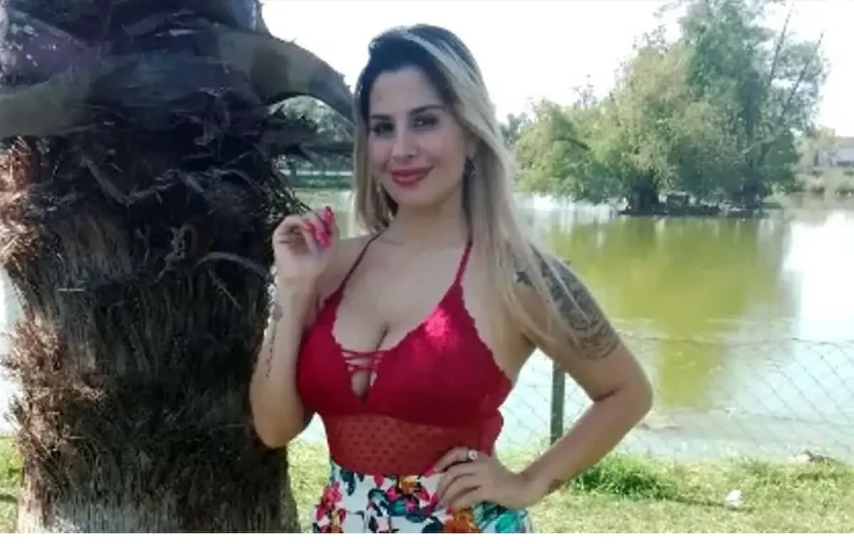 Maestra de primaria vende "packs" a los padres de familia