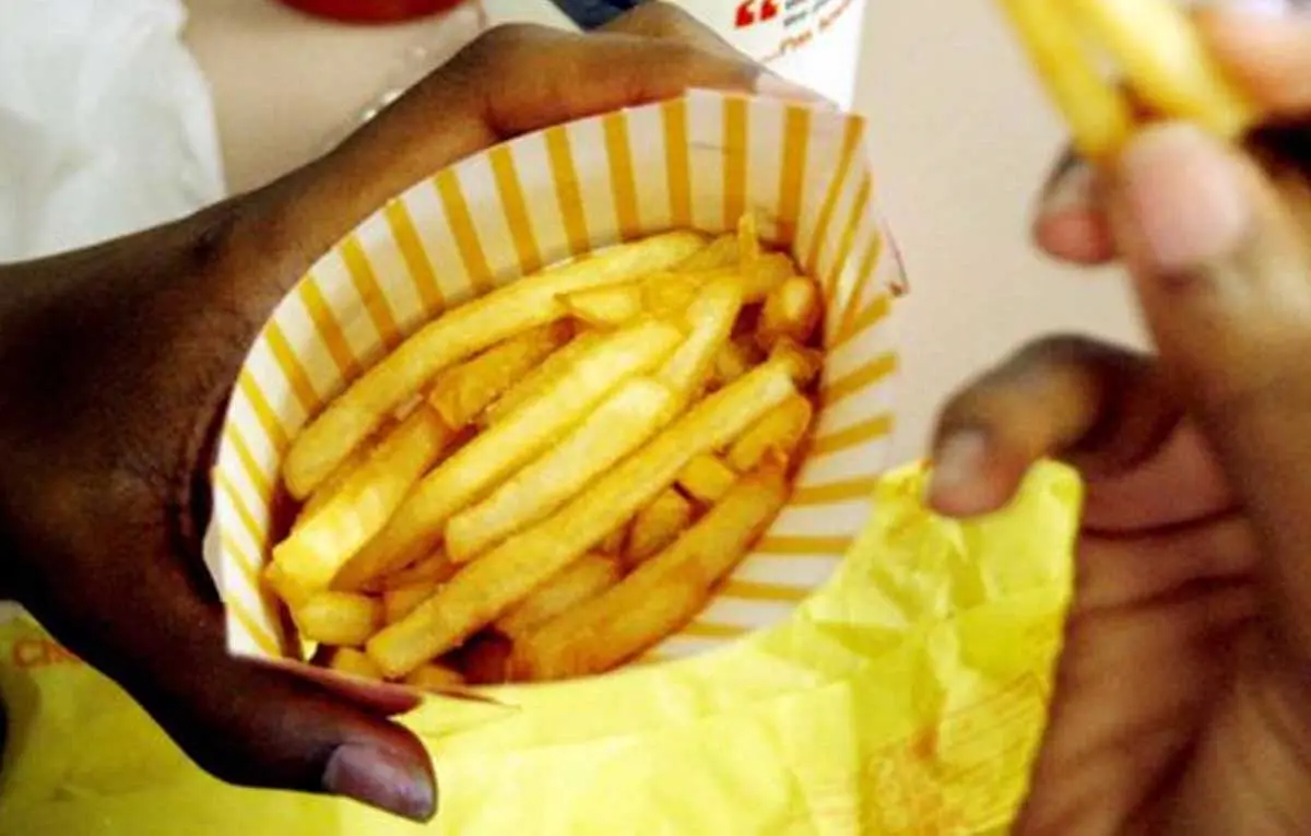 Disparan a empleado de McDonald’s por entregar papas fritas frías
