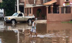 Se inundan en el fraccionamiento Villas del Rey