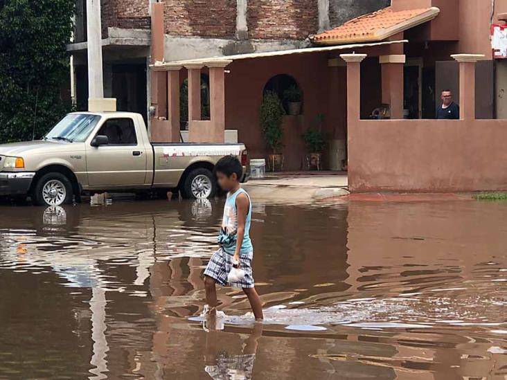 Se inundan en el fraccionamiento Villas del Rey Se inundan en el fraccionamiento Villas del Rey