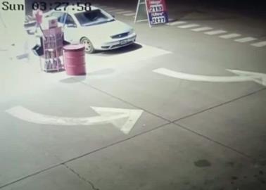 Se va con tanque lleno y sin pagar