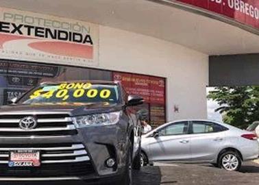 Investigan supuesto fraude en agencia de autos