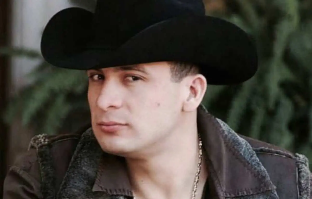 ¡Humildemente! Valentín Elizalde usaba perfume de 75 pesos
