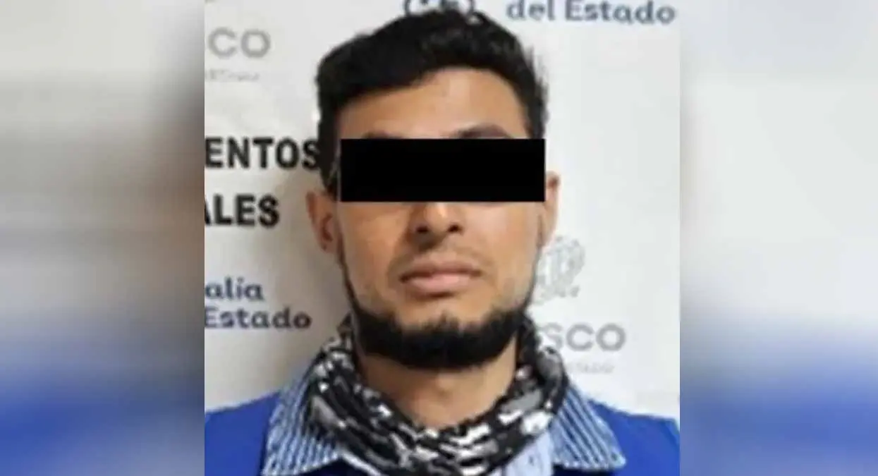 Ciego de ira, padrastro golpea a su pequeños hijastros