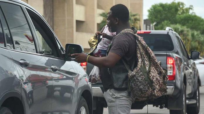 Cajemenses tratan bien a migrantes haitianos Cajemenses tratan bien a migrantes haitianos