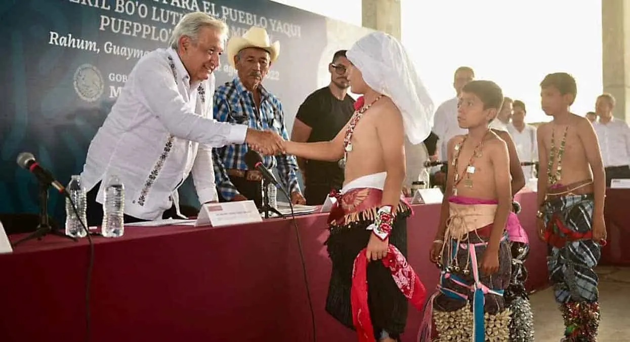 Supervisa AMLO Plan de Justicia con yaquis