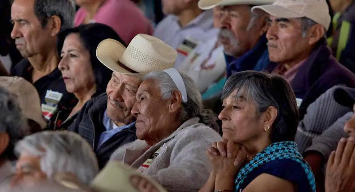Invitan a los adultos mayores a inscribirse al Inapam