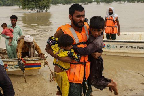 VIDEO. Brutales inundaciones en Pakistán dejan miles de tragedias