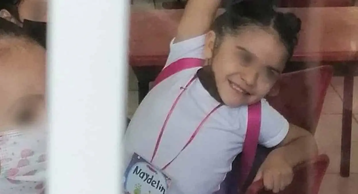 Niña se cambia de nombre en escuela y no querían darla a su madre