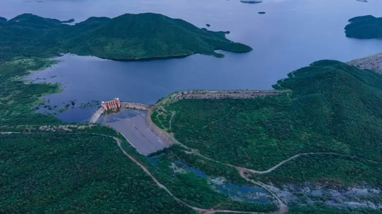 Llega presa a nivel máximo