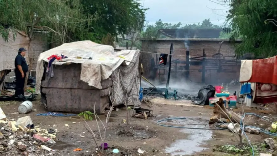Arde vivienda en la colonia Libertad
